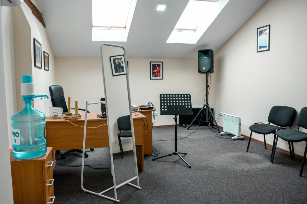 Studio ShvetSing 3
